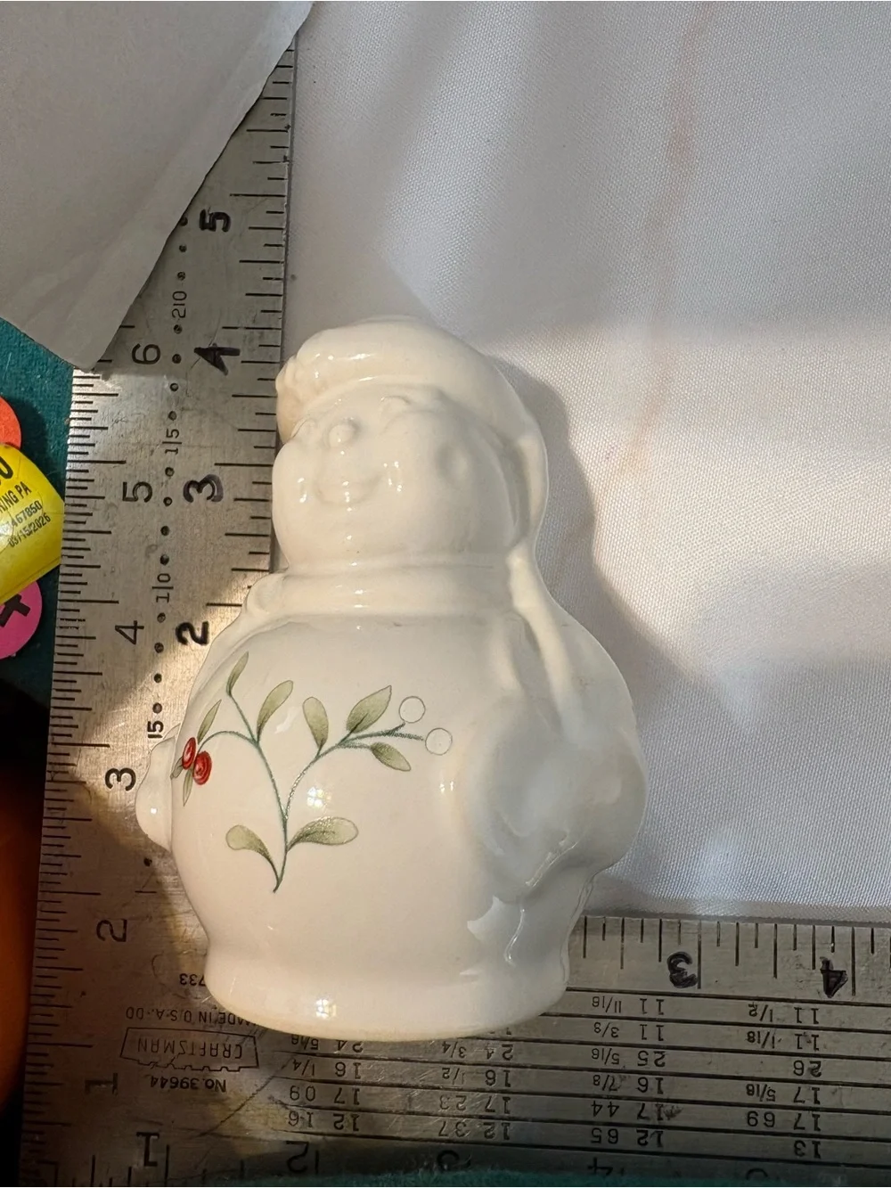 Pfaltzgraff Winterberry snowman salt & Pepper shaker festive holly and berry 2PC